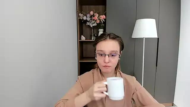 DelphaBoven on StripChat