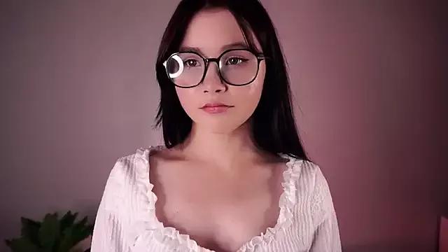 DelphaDivenere from StripChat is Freechat