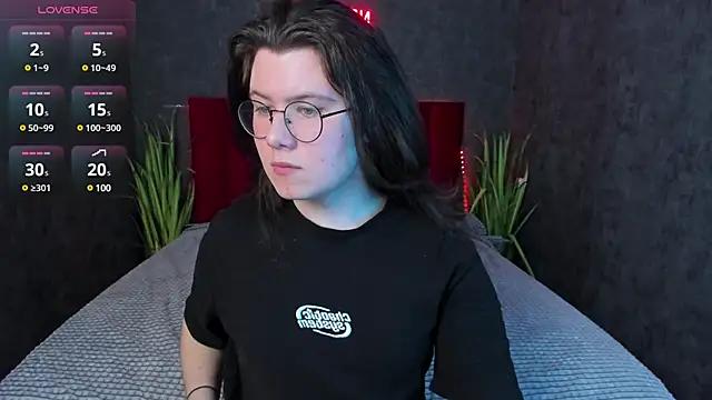 DerekLouis from StripChat