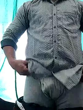 Desi_muslimcouple from StripChat is Freechat