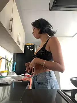 DeuxGold from StripChat is Freechat