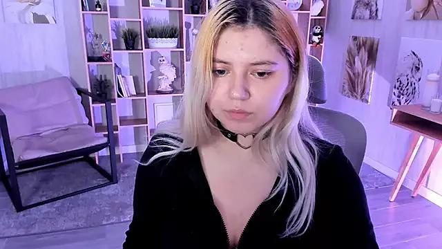 DiaAngell from StripChat