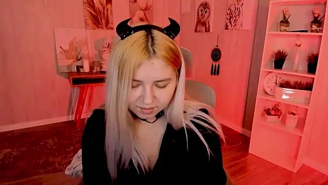 DiaAngell from StripChat