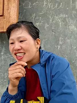 diamond-- from StripChat is Freechat