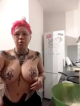 divine_eve from StripChat