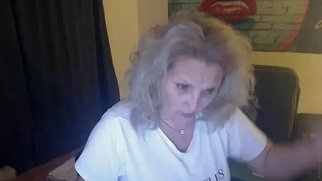 Divineblond from StripChat