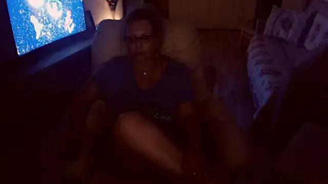 Divineblond from StripChat