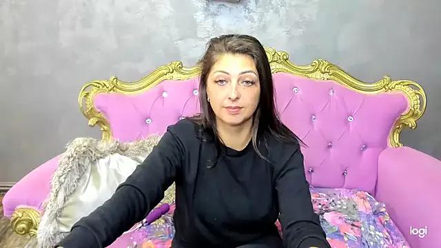 DivinSandra from StripChat