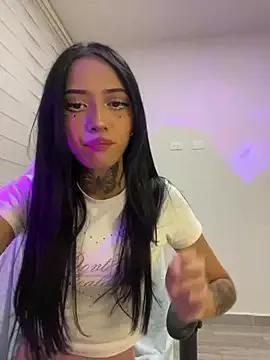 DOLL_ANDY from StripChat