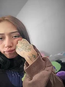 DOLL_ANDY from StripChat