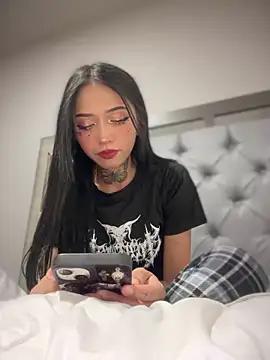 DOLL_ANDY from StripChat