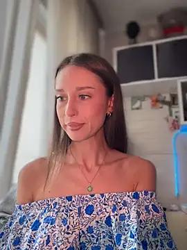 Dollar_Doll from StripChat