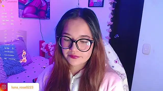 Dollie_love from StripChat