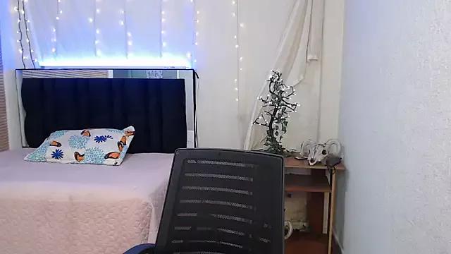 Dolly__moon from StripChat