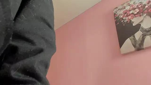 dolly_zoe from StripChat