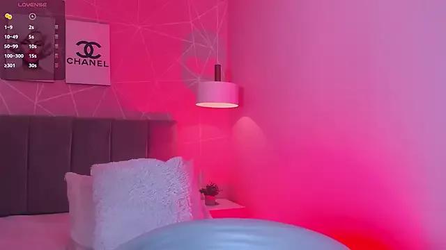 dolly_zoe from StripChat