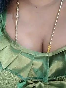 Dollybell from StripChat