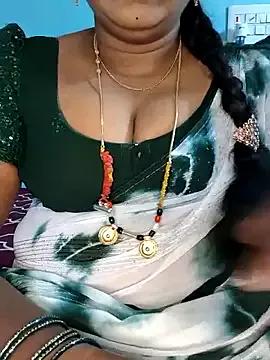 Dollybell from StripChat is Freechat