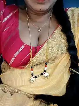 Dollybell from StripChat