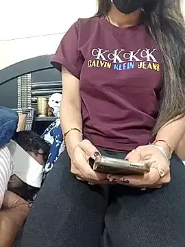 dollyneh from StripChat is Freechat