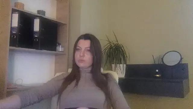 DollyRoma from StripChat