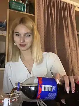 DollyTall from StripChat