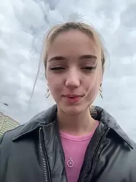 DollyTall from StripChat