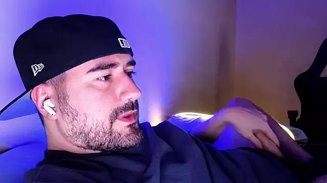DominantTheo webcams show profile image 
