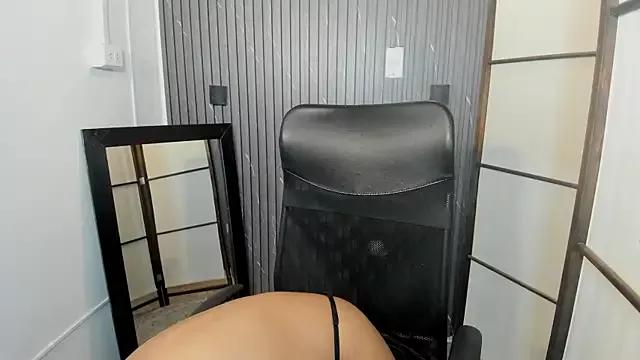 DominikEmber from StripChat is Freechat