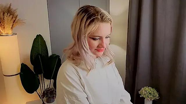 DorthaDunt from StripChat is Freechat