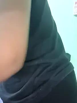 Dreamqueentamill from StripChat is Freechat