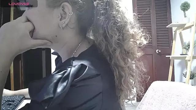 Dulce__Lovee from StripChat is Freechat