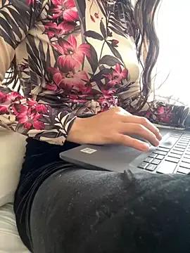 DulceMya from StripChat is Freechat