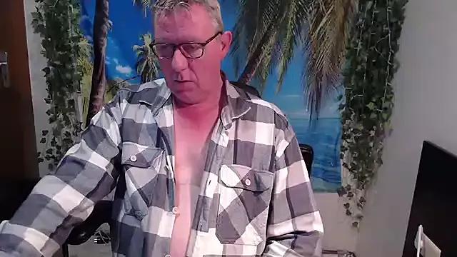 Dutch_Daddy from StripChat is Freechat