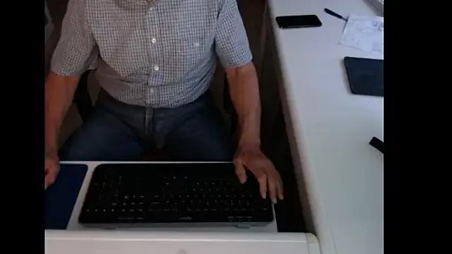 Photos of dutchpornking from StripChat is Freechat