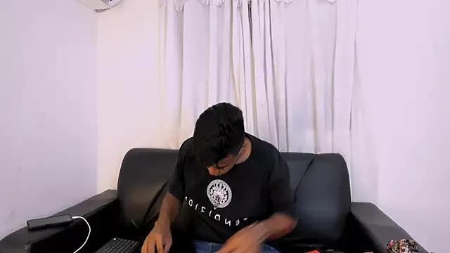 dylan_kisss from StripChat is Freechat