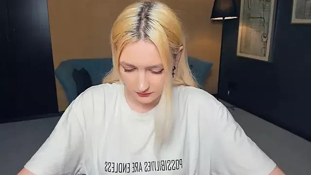 EasterBlink from StripChat is Freechat