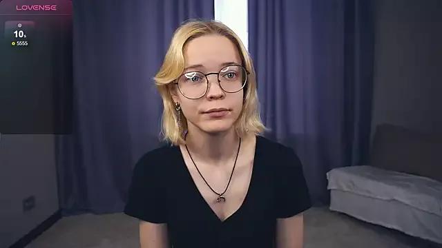 EdaKirkIin from StripChat is Freechat