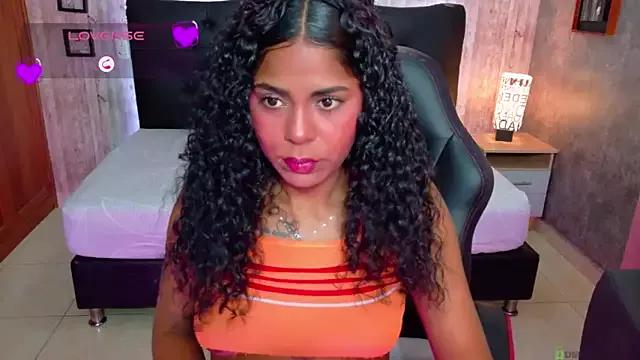Edelaine_rogers from StripChat