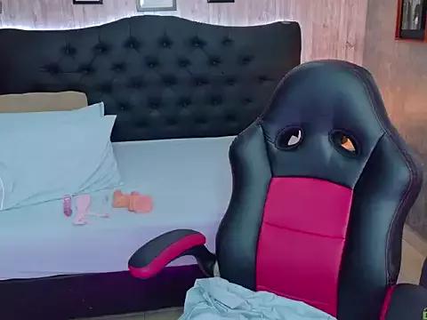 Edelaine_rogers from StripChat