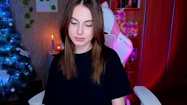 EdelineMaher from StripChat
