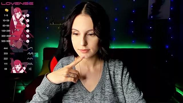 EdelineMaher from StripChat