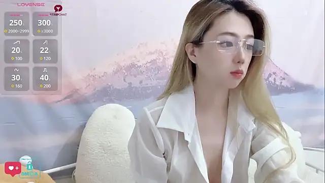 Eden-top from StripChat