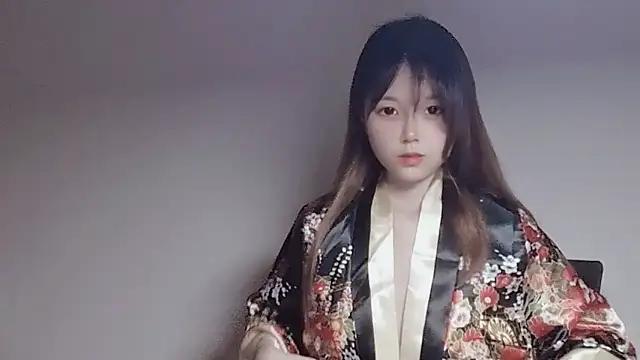 EdenDaisy from StripChat