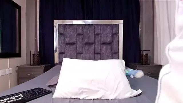 Effie_cooper from StripChat