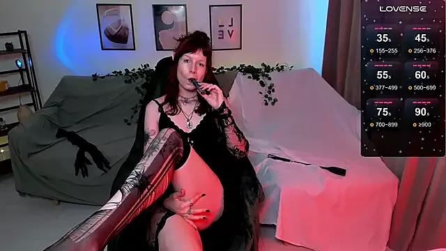 effie_mirelll from StripChat