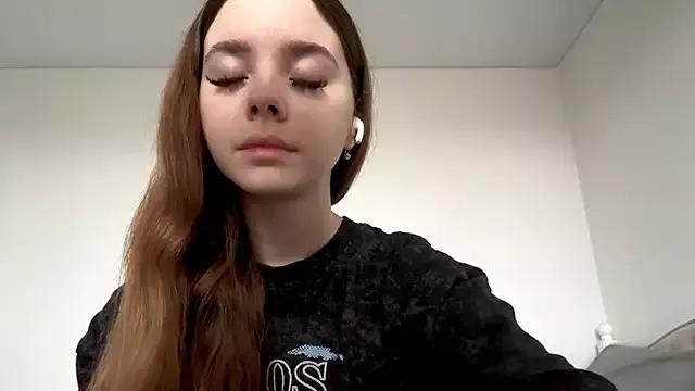 EhtelBiondi from StripChat