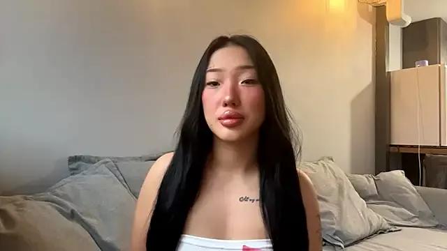 EIeniVanwart from StripChat is Freechat