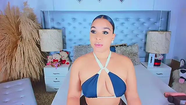 EileenBenzon from StripChat