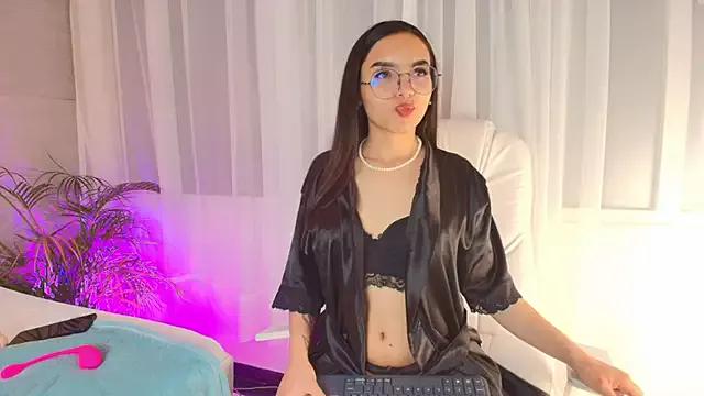 eimi_rosse18 from StripChat
